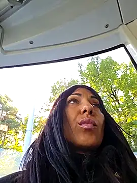 LeticiaWoods online show from September 30, 2025, 9:26 am