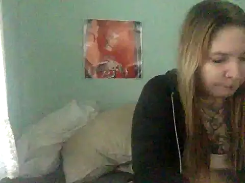 alexabunni online show from October 12, 2025, 3:35 pm