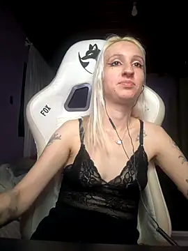 bunnydark00 online show from October 26, 2025, 2:45 am