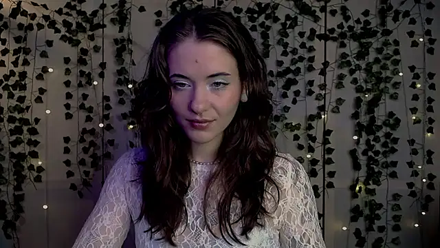 Snapshot of risha_laas chatting on July 2, 2026, 8:15 pm risha laas online show from July 2, 2026, 8:15 pm