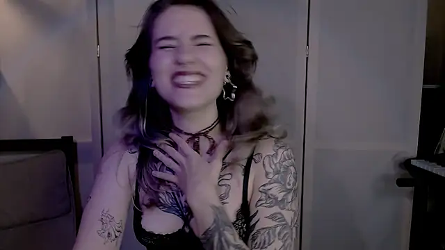 Snapshot of risha_laas chatting on December 22, 2024, 7:10 pm risha laas online show from December 22, 2024, 7:10 pm