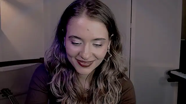 Snapshot of risha_laas chatting on December 5, 2024, 7:11 pm risha laas online show from December 5, 2024, 7:11 pm