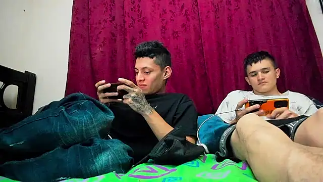 davidlatin66 online show from September 23, 2025, 11:45 pm