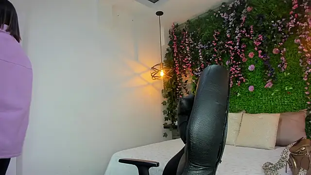 SarahDeyvis online show from March 26, 2026, 3:16 am