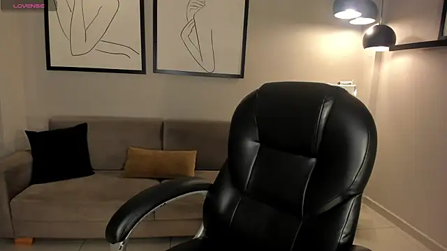 EveBensonX online show from July 8, 2026, 8:42 pm