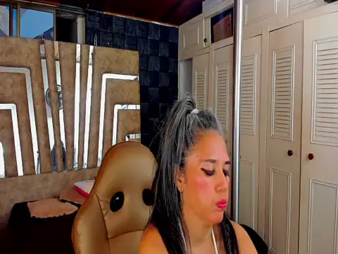 cute sassy online show from September 21, 2025, 1:22 am