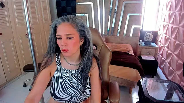 cute sassy online show from November 11, 2025, 1:17 pm