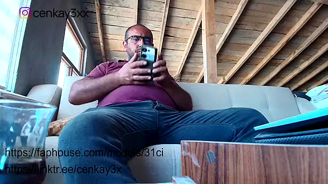 masculine bear daddy online show from July 21, 2026, 3:24 pm