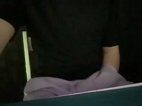 Hottie-James01 online show from March 6, 2026, 11:27 am