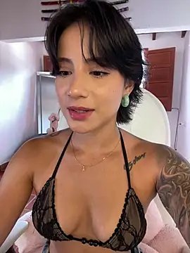 Ale Lewis online show from July 21, 2026, 9:05 pm