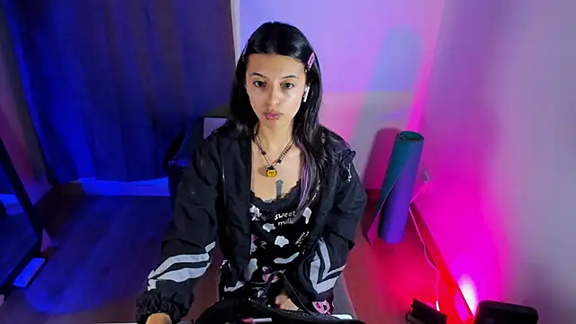 NanaRott online show from November 24, 2025, 11:27 pm