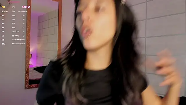 Snapshot of NanaRott chatting on March 19, 2026, 7:47 pm NanaRott online show from March 19, 2026, 7:47 pm