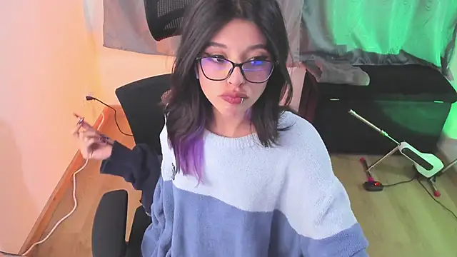 NanaRott online show from March 22, 2025, 2:37 am