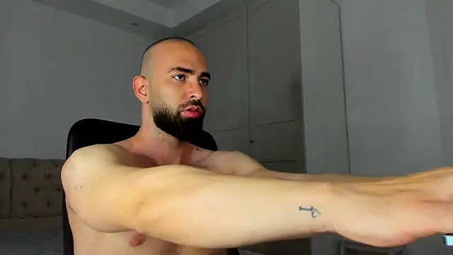 MichaelMasterss online show from May 11, 2026, 9:45 pm