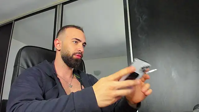 MichaelMasterss online show from March 20, 2025, 1:26 pm