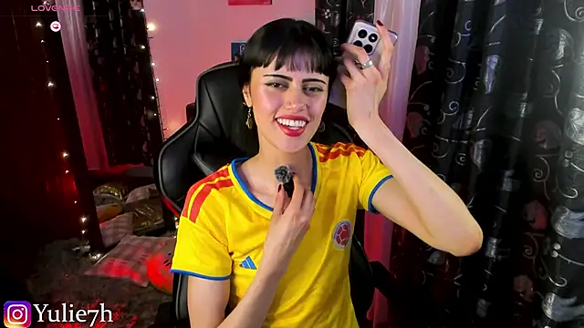  Jessy Moon  online show from June 18, 2026, 12:09 am