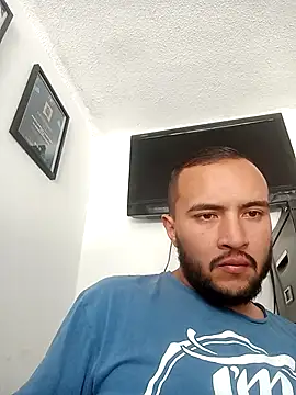 Stiven088 online show from December 15, 2025, 3:51 pm