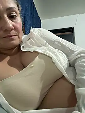 gabiTetas online show from May 25, 2026, 7:45 pm