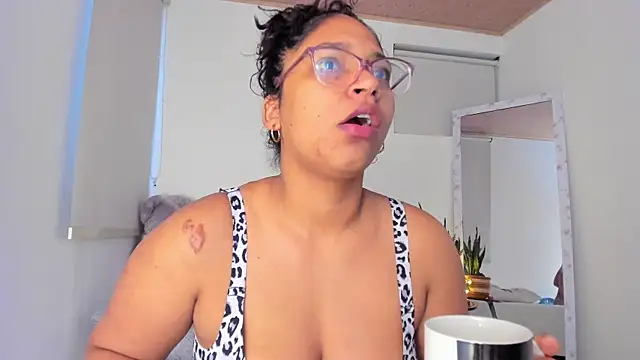 Snapshot of iriss_25 chatting on February 6, 2026, 11:17 am iriss 25 online show from February 6, 2026, 11:17 am