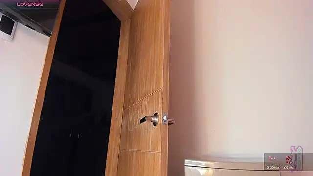 Snapshot of iriss_25 chatting on March 8, 2026, 8:50 am iriss 25 online show from March 8, 2026, 8:50 am