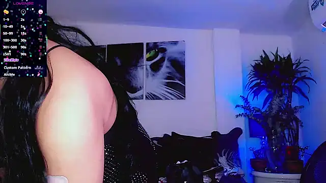 Sophiesweet5 online show from September 20, 2025, 5:56 am