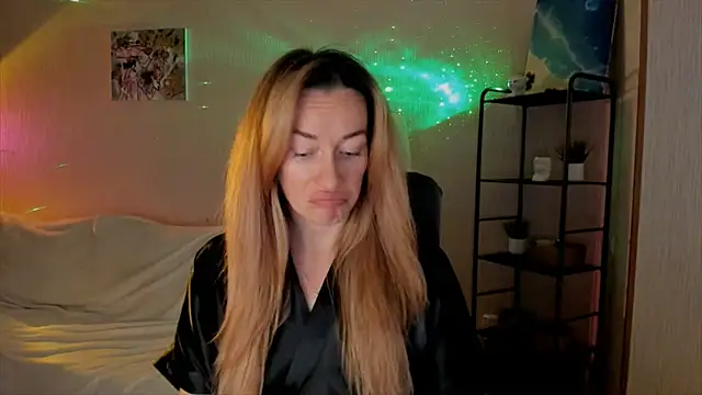 RebeccaMartinez online show from November 17, 2025, 10:30 am