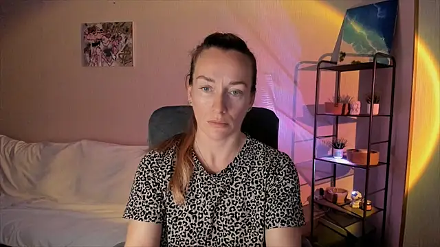 RebeccaMartinez online show from September 15, 2025, 9:43 am