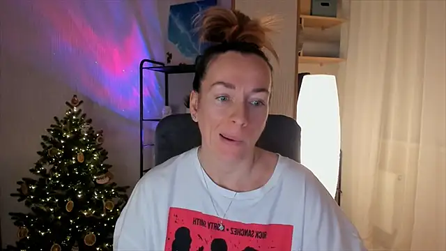 RebeccaMartinez online show from December 22, 2025, 12:38 pm