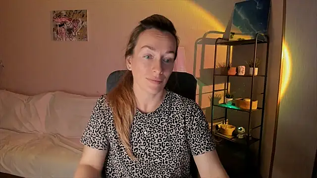 RebeccaMartinez online show from September 14, 2025, 10:59 am