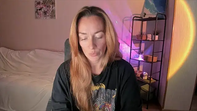 RebeccaMartinez online show from October 3, 2025, 12:17 pm