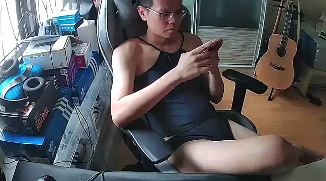 Snapshot of swimsuitloves chatting on March 23, 2025, 7:31 am swimsuitloves online show from March 23, 2025, 7:31 am