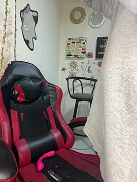 Liamiler01  online show from April 23, 2026, 12:39 am