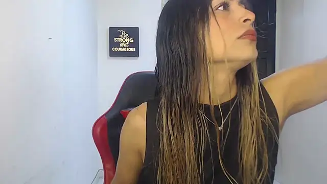 Liamiler01  online show from November 19, 2025, 1:11 pm