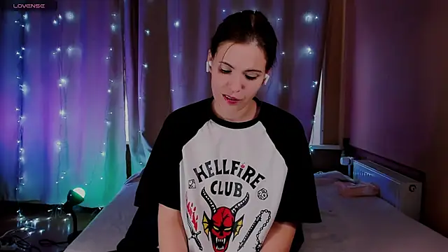 Erika Fix online show from April 26, 2026, 4:32 am
