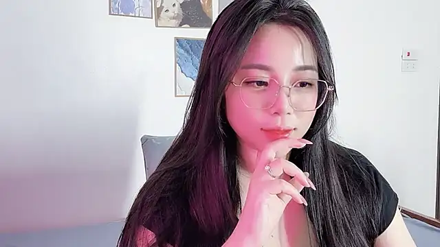   Lyly   online show from July 31, 2026, 4:04 pm