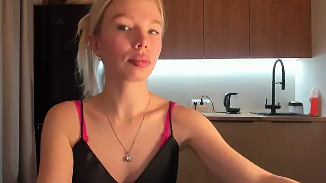 Olivia Bells online show from January 10, 2025, 8:37 pm