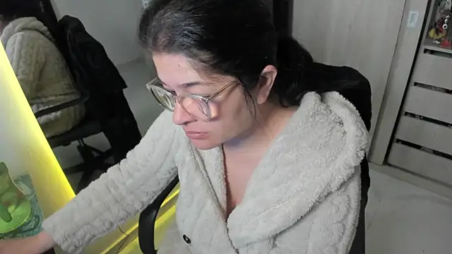 BellaFlaming online show from July 21, 2026, 11:00 am