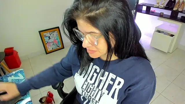 BellaFlaming online show from April 28, 2026, 10:41 am