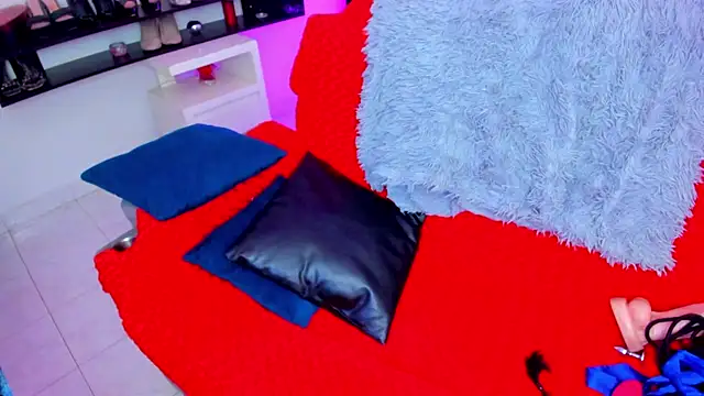 BellaFlaming online show from December 20, 2025, 10:51 am