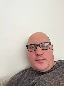 vanjbi45 online show from February 18, 2025, 1:22 pm