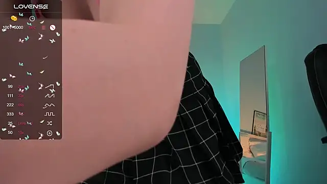 MelisaCoy online show from March 5, 2025, 5:29 pm