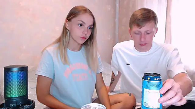 juliaanddima online show from July 27, 2026, 7:48 am