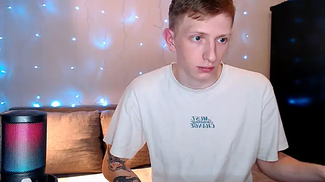 juliaanddima online show from September 10, 2025, 11:15 pm