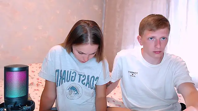 juliaanddima online show from July 14, 2026, 10:21 am