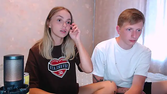 juliaanddima online show from July 31, 2026, 8:36 am