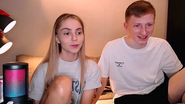 juliaanddima online show from November 8, 2025, 9:40 pm