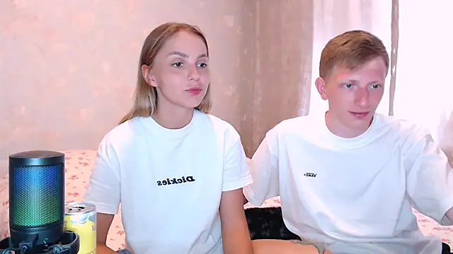 juliaanddima online show from July 13, 2026, 8:02 am