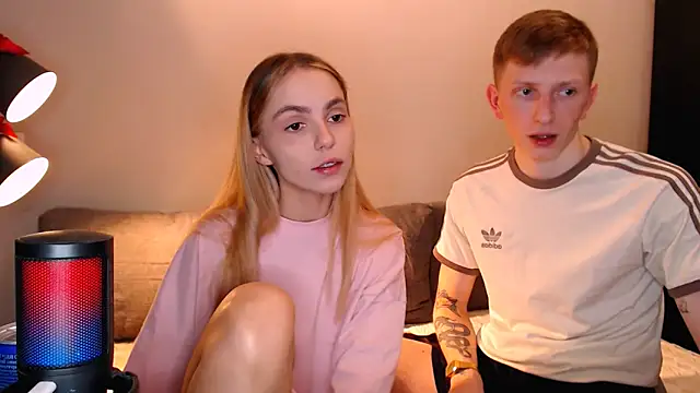 juliaanddima online show from November 14, 2025, 10:13 pm