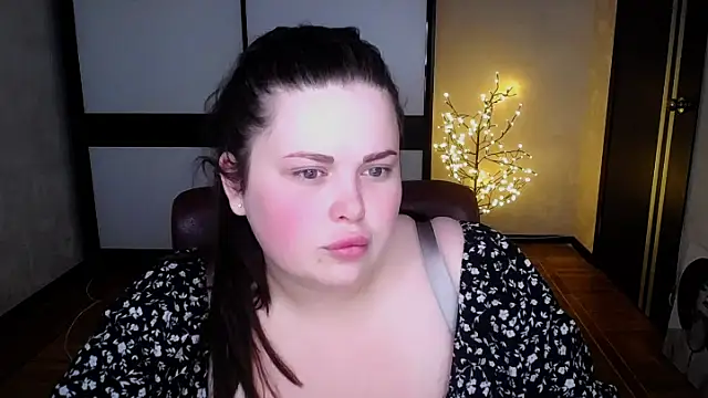 Emily Mo online show from July 19, 2026, 5:38 am