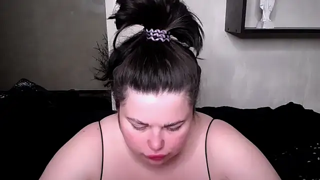 Emily Mo online show from October 16, 2025, 5:16 am